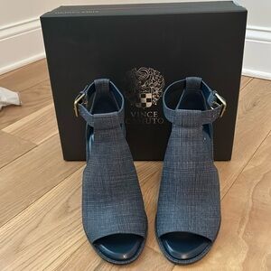 Vince Camuto Linen Embossed Elemental Blue 4” heels